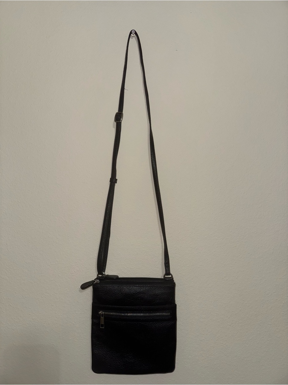 Sleek Black Crossbody Leather Bag